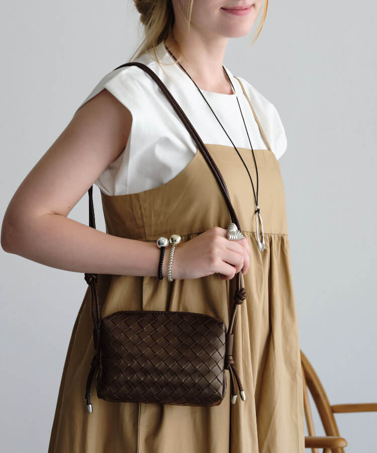 イントレチャートミニポシェット