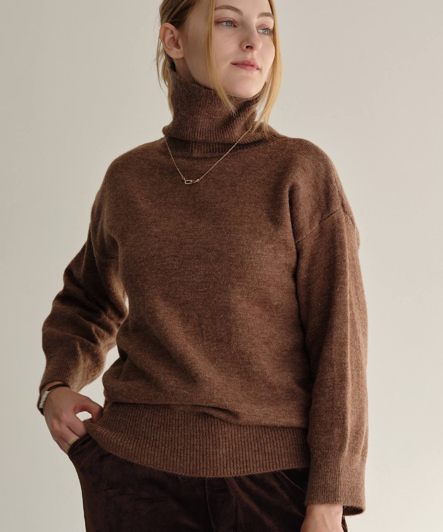 【MIA/ミア】タートルネックルーズニットPO