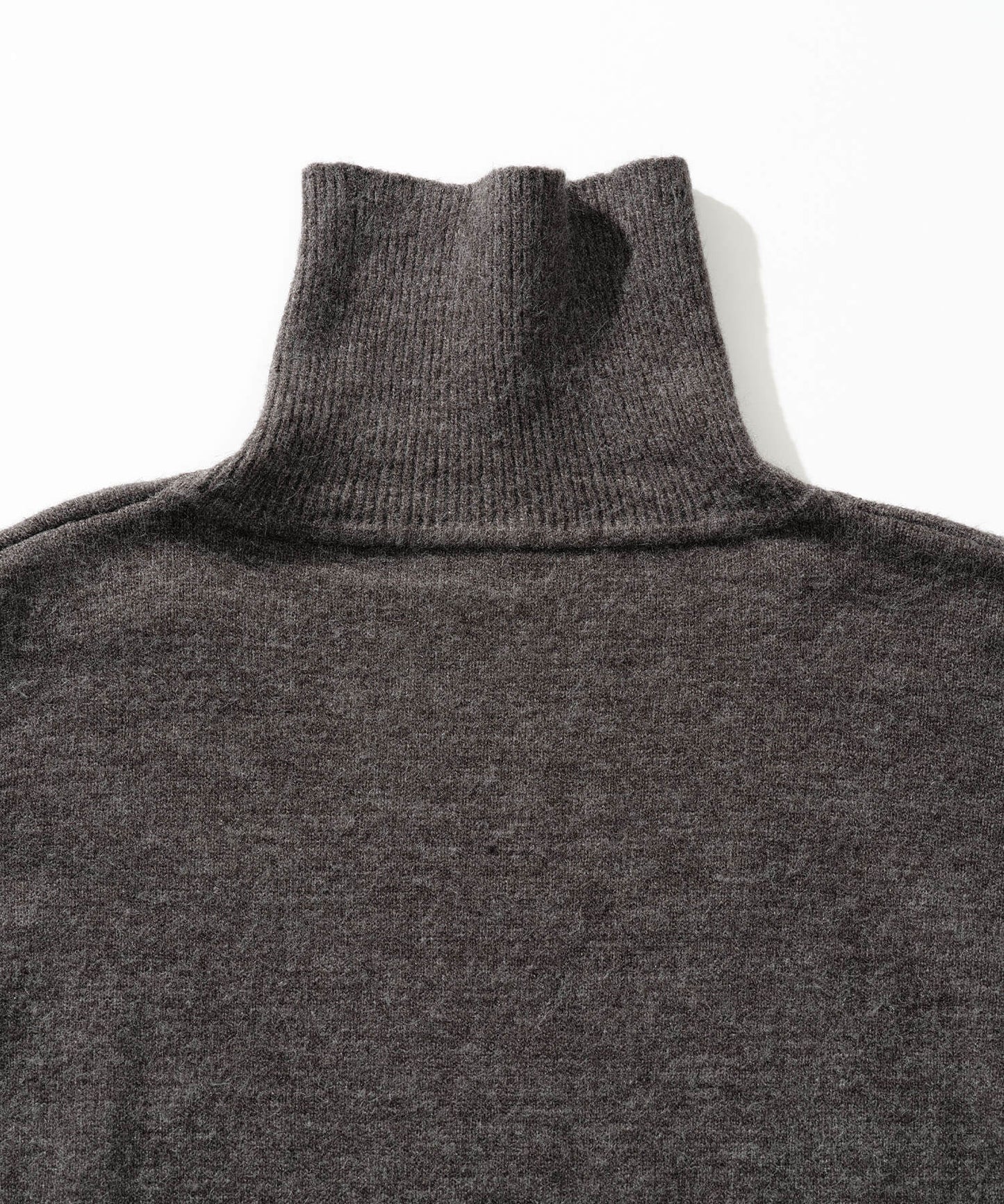【MIA/ミア】タートルネックルーズニットPO