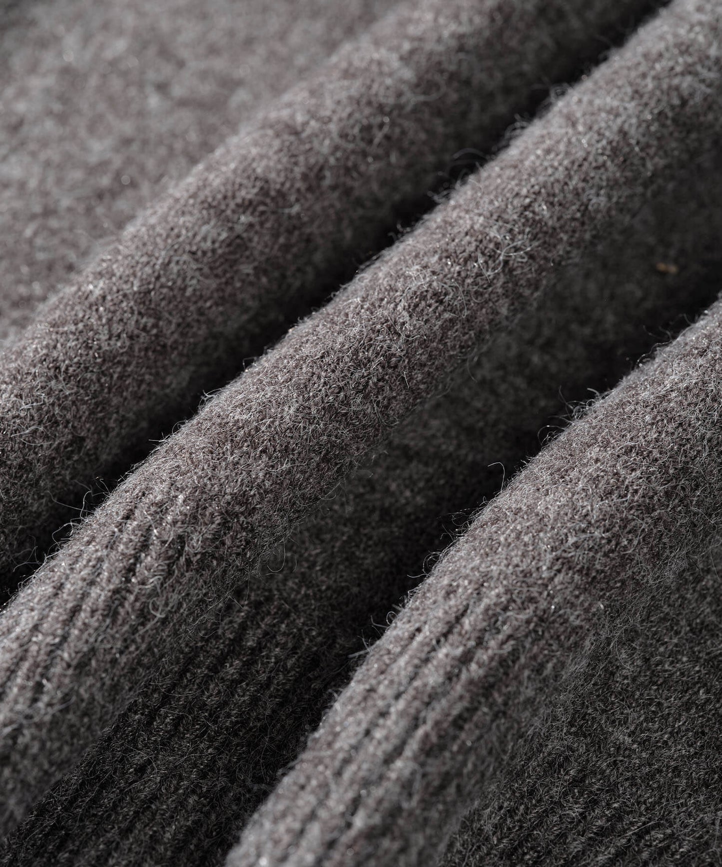 【MIA/ミア】タートルネックルーズニットPO