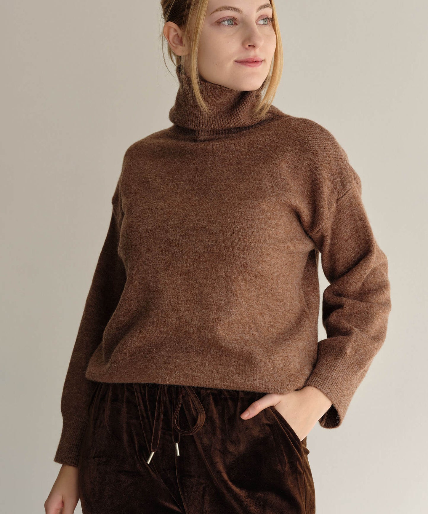 【MIA/ミア】タートルネックルーズニットPO