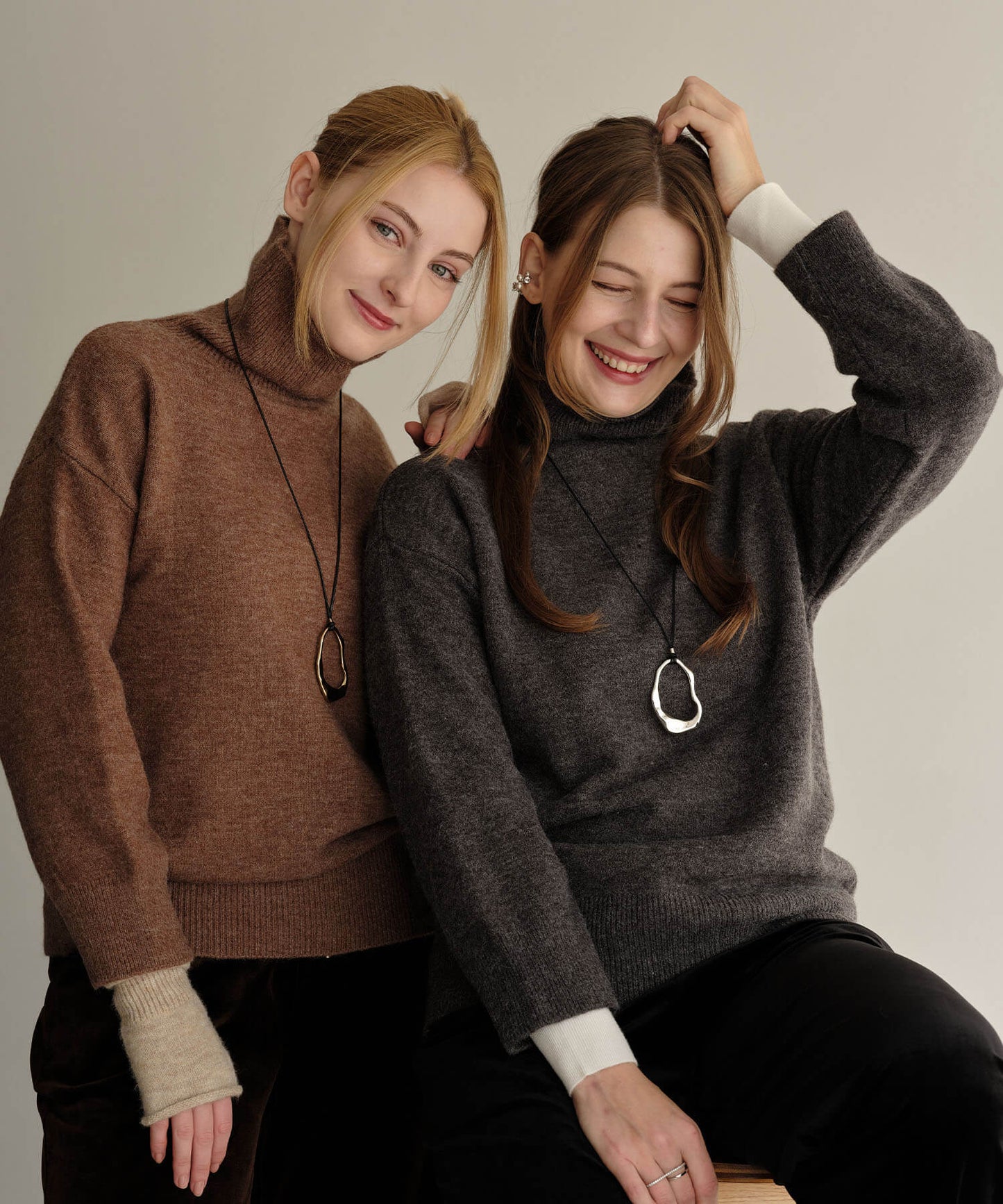 【MIA/ミア】タートルネックルーズニットPO