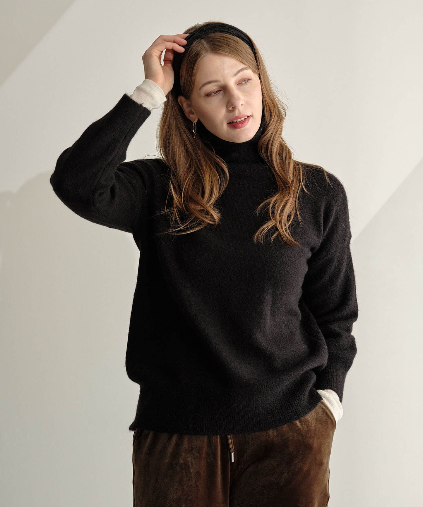 【MIA/ミア】タートルネッククロップドニットPO