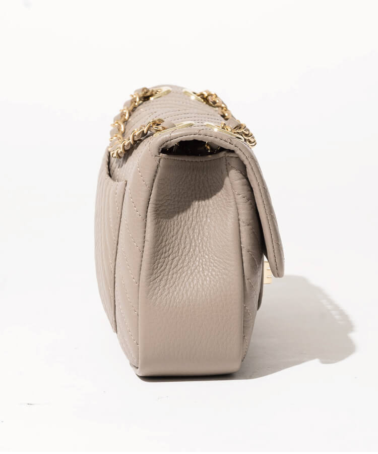 【ORNELLA/オルネラ】(NOVE-19)ラインキルティングチェーンバッグ(ゴールド金具)