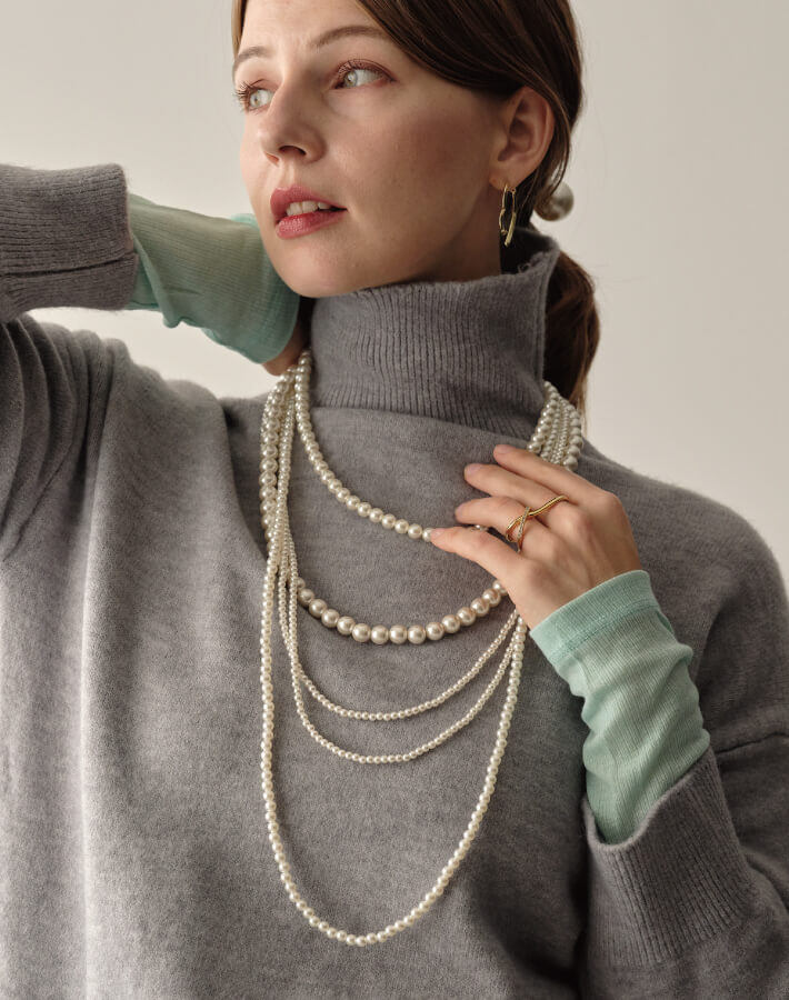 薄くて暖かウール混インナータートル