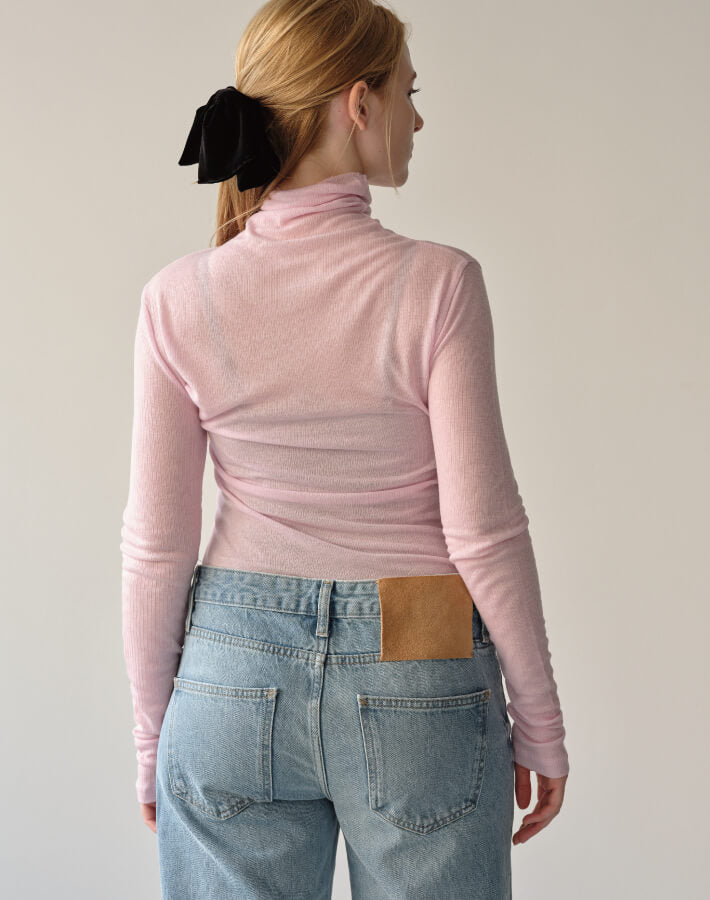 薄くて暖かウール混インナータートル