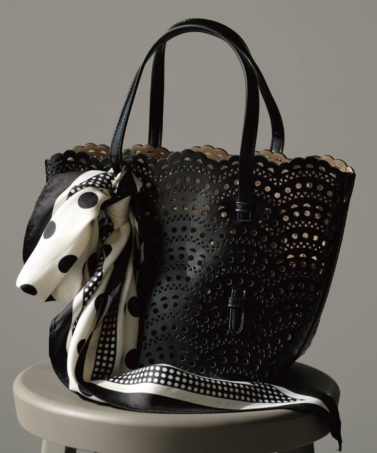 スカラップレースパンチングトートバッグ