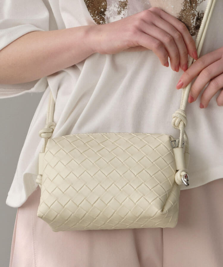 イントレチャートミニポシェット