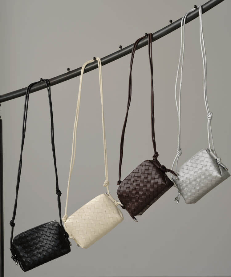 イントレチャートミニポシェット