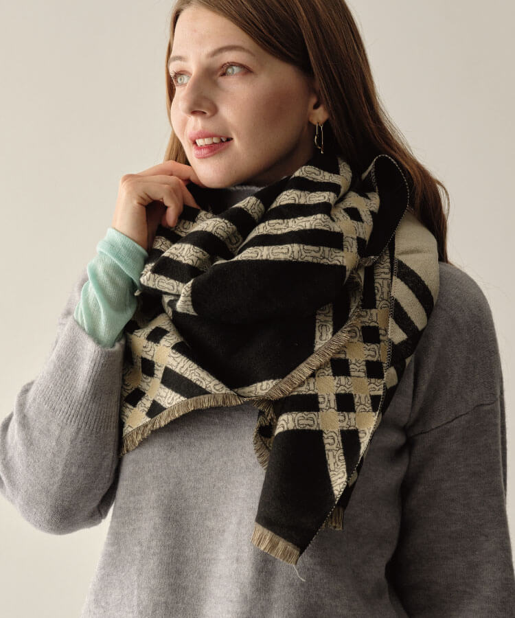 チェックデザイン柄ストール