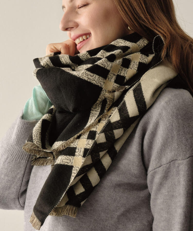 チェックデザイン柄ストール