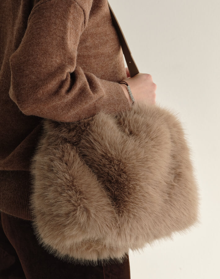 ボリュームファーショルダーバッグ