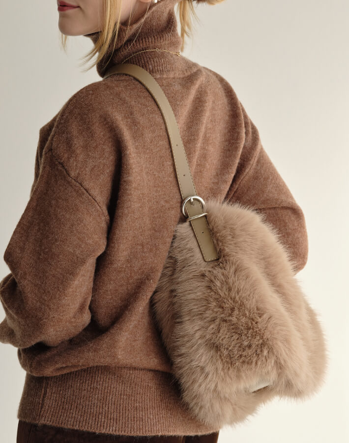 ボリュームファーショルダーバッグ