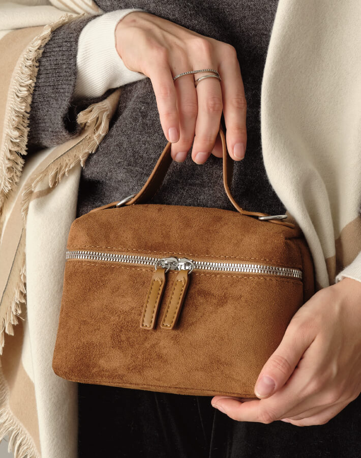 スウェ―ドバニティバッグ