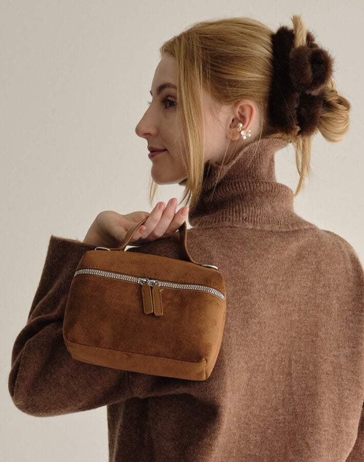 スウェ―ドバニティバッグ