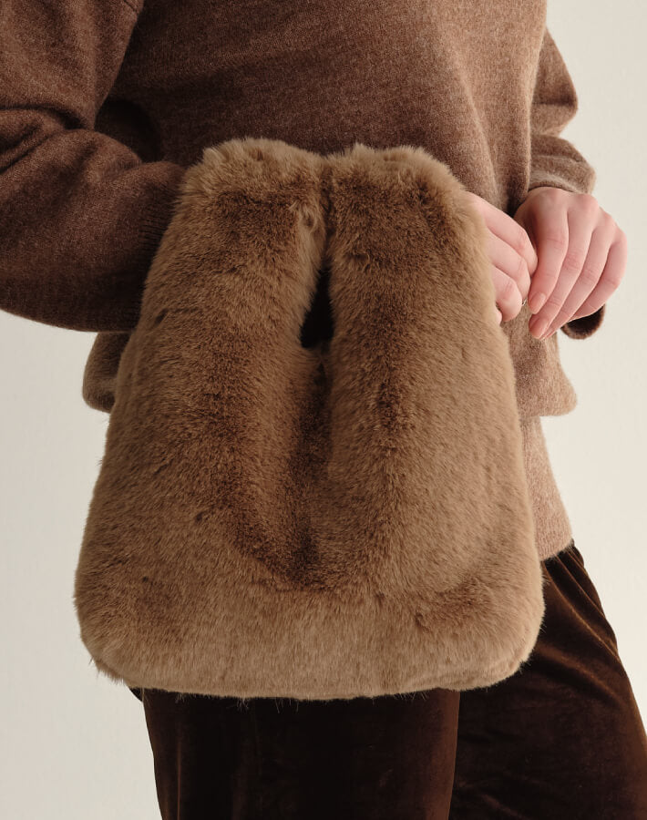 ファーワンハンドルバッグ