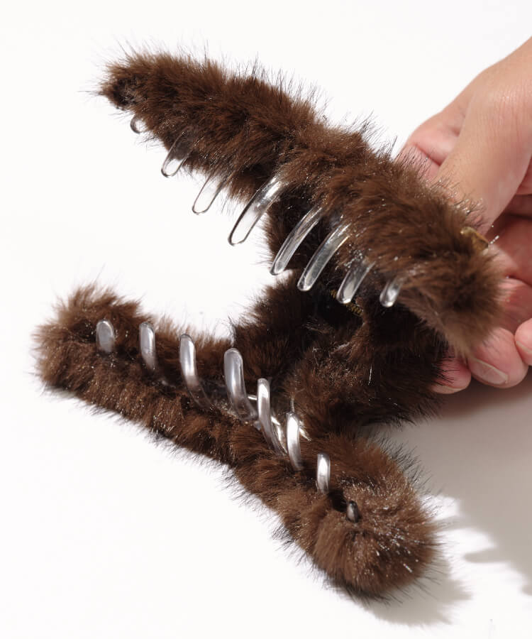 ファーヘアクリップハートチャーム付き