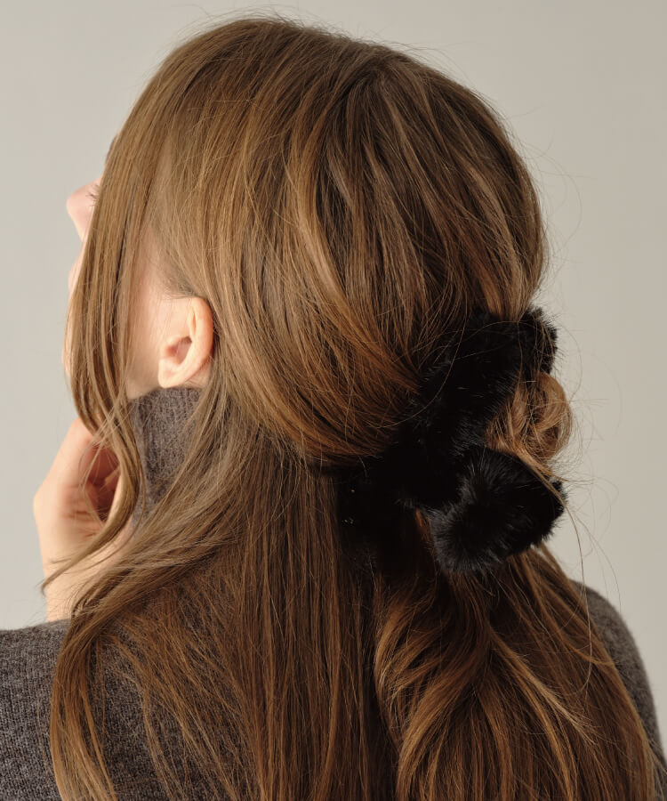 ファーヘアクリップハートチャーム付き