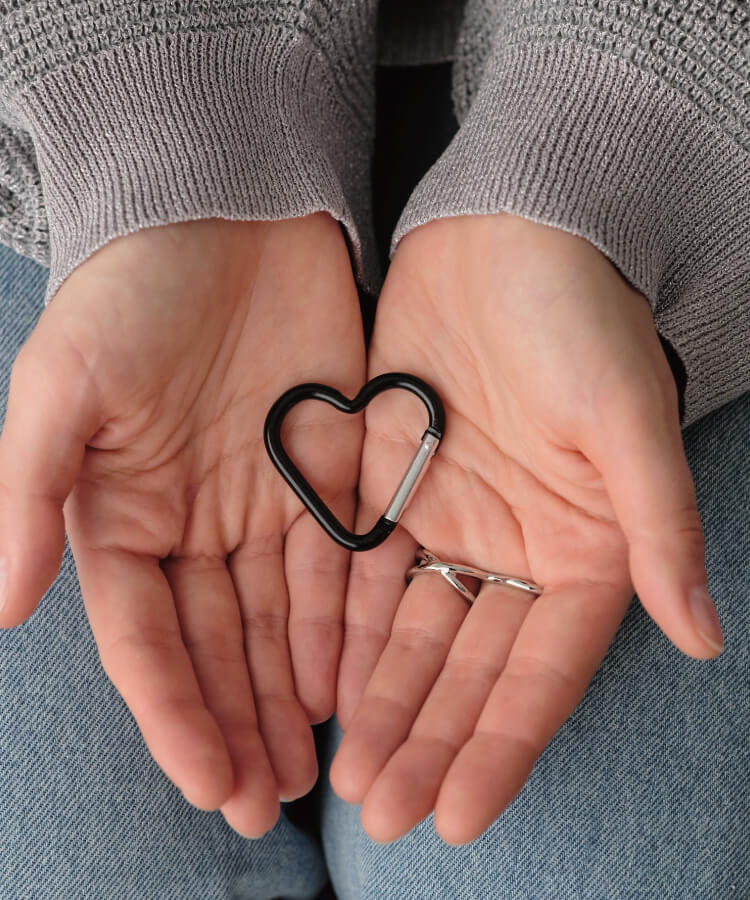 ハートカラビナ