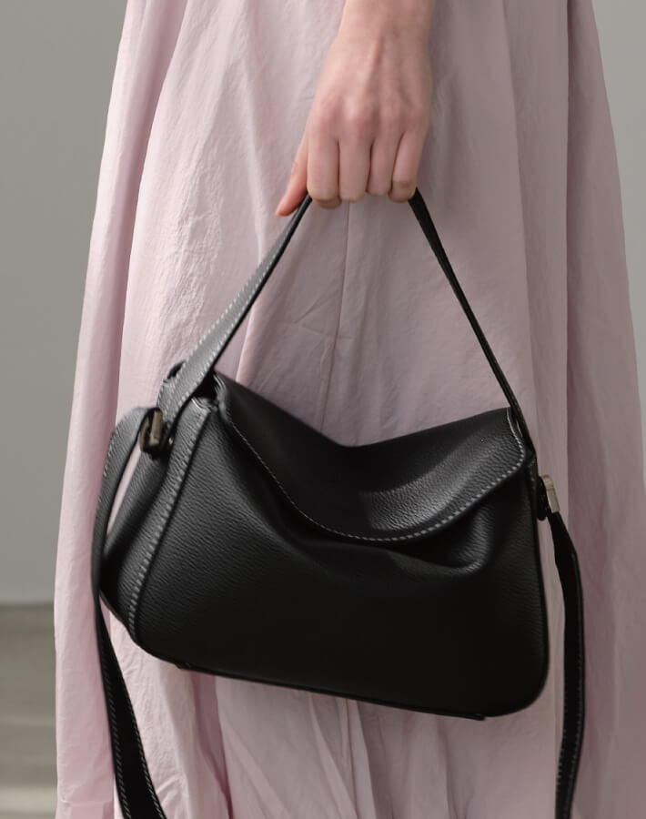 2WAYハンドルフラップバッグ（リボンスカーフ付き）