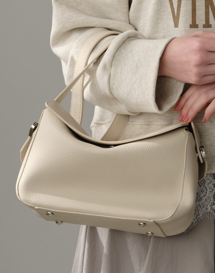 2WAYハンドルフラップバッグ（リボンスカーフ付き）