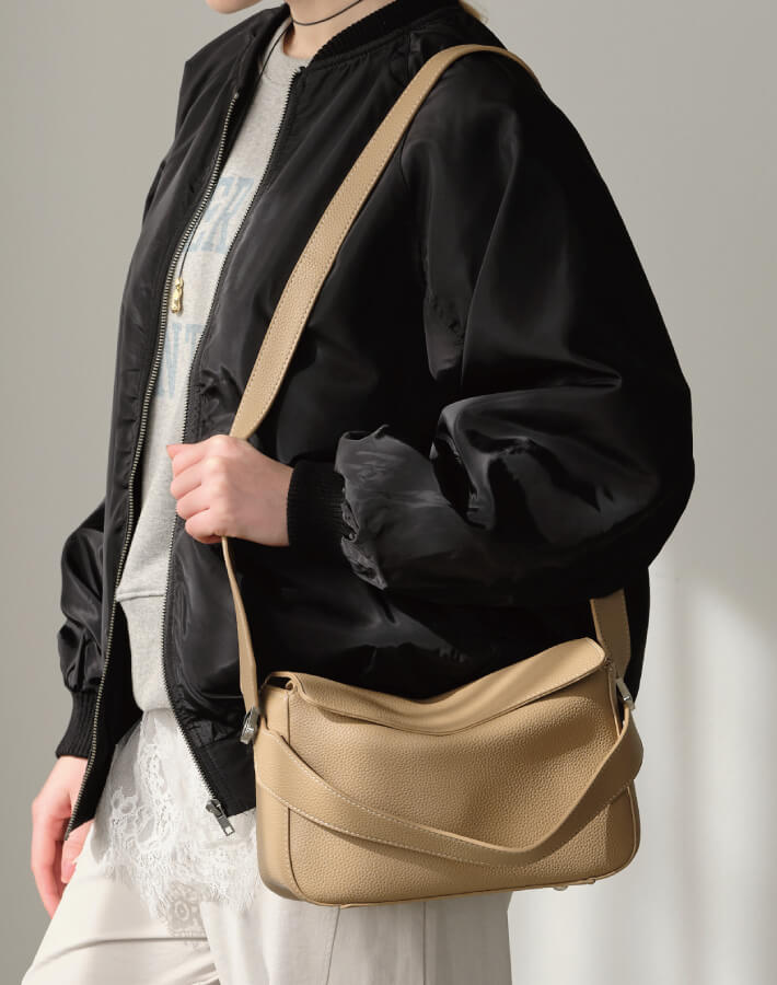 2WAYハンドルフラップバッグ（リボンスカーフ付き）