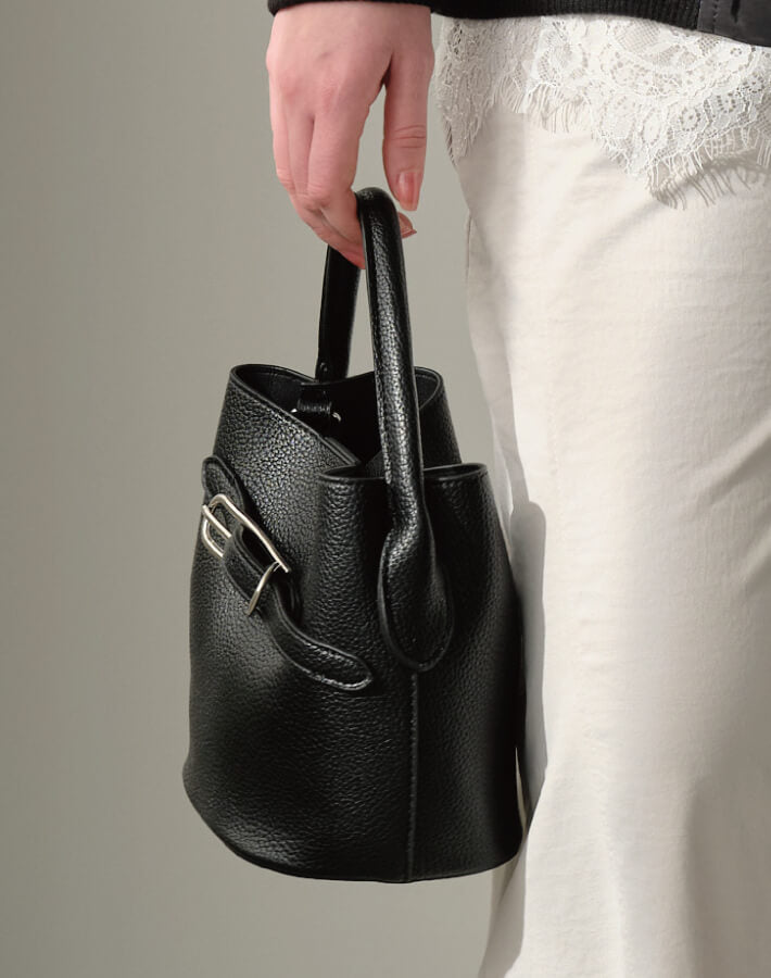 ベルトデザインバケットバッグ