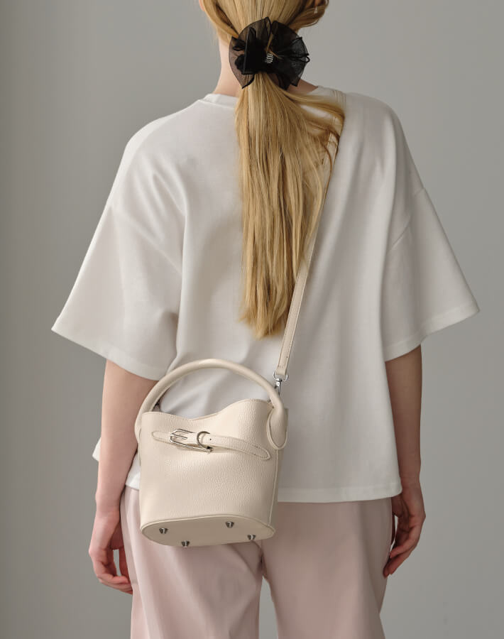 ベルトデザインバケットバッグ