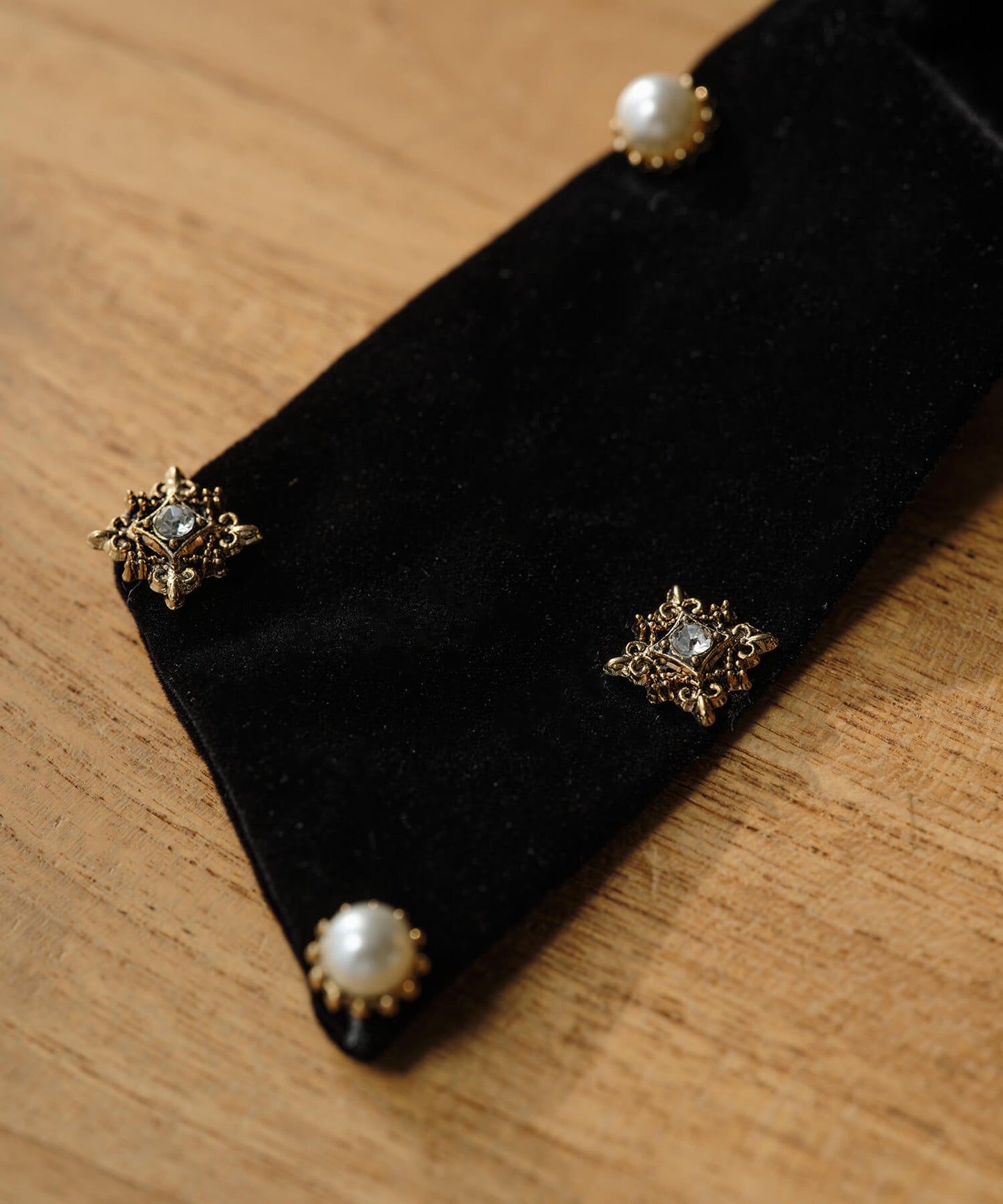 【ANOH】ビジューベロアリボンシュシュ