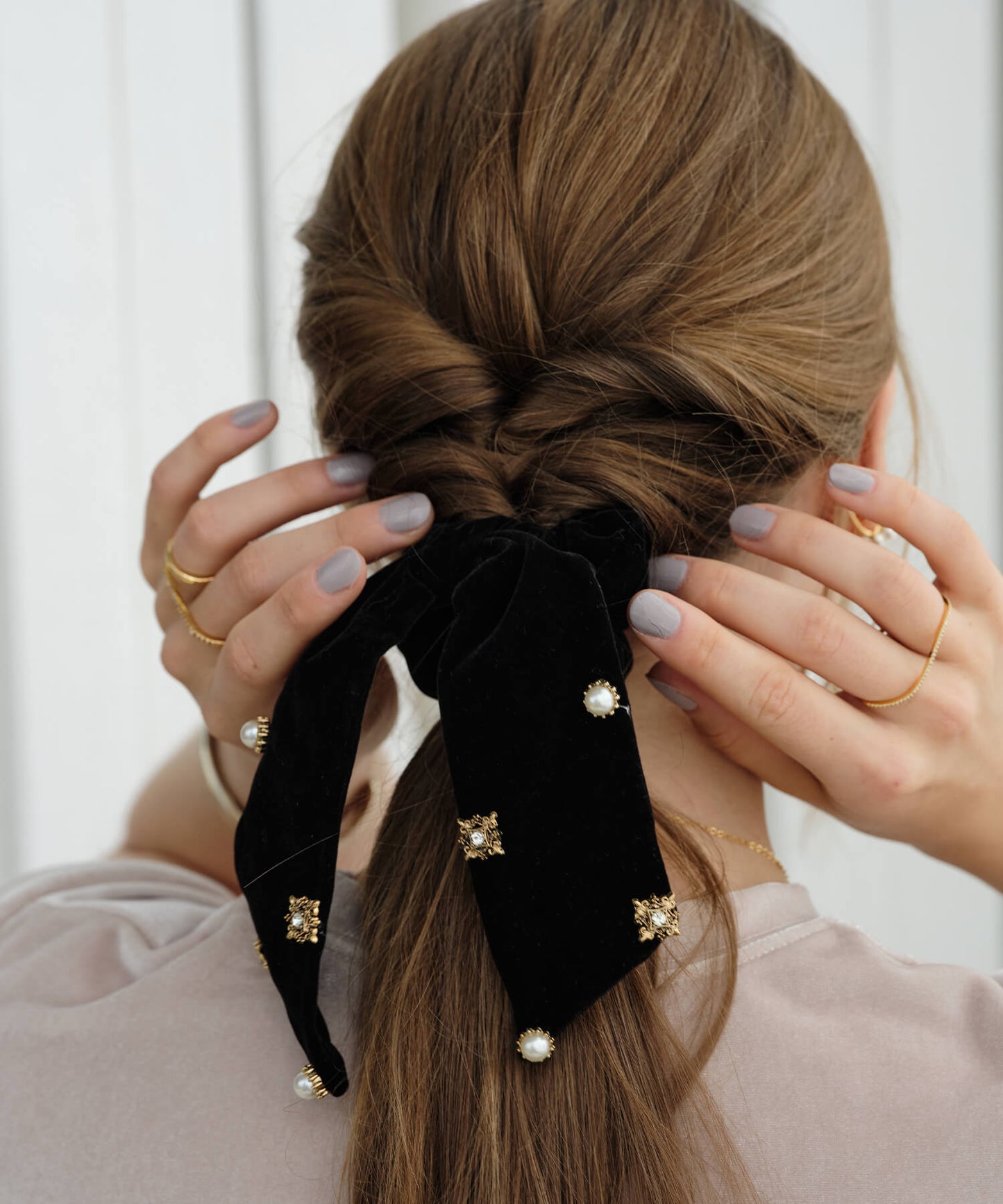 【ANOH】ビジューベロアリボンシュシュ