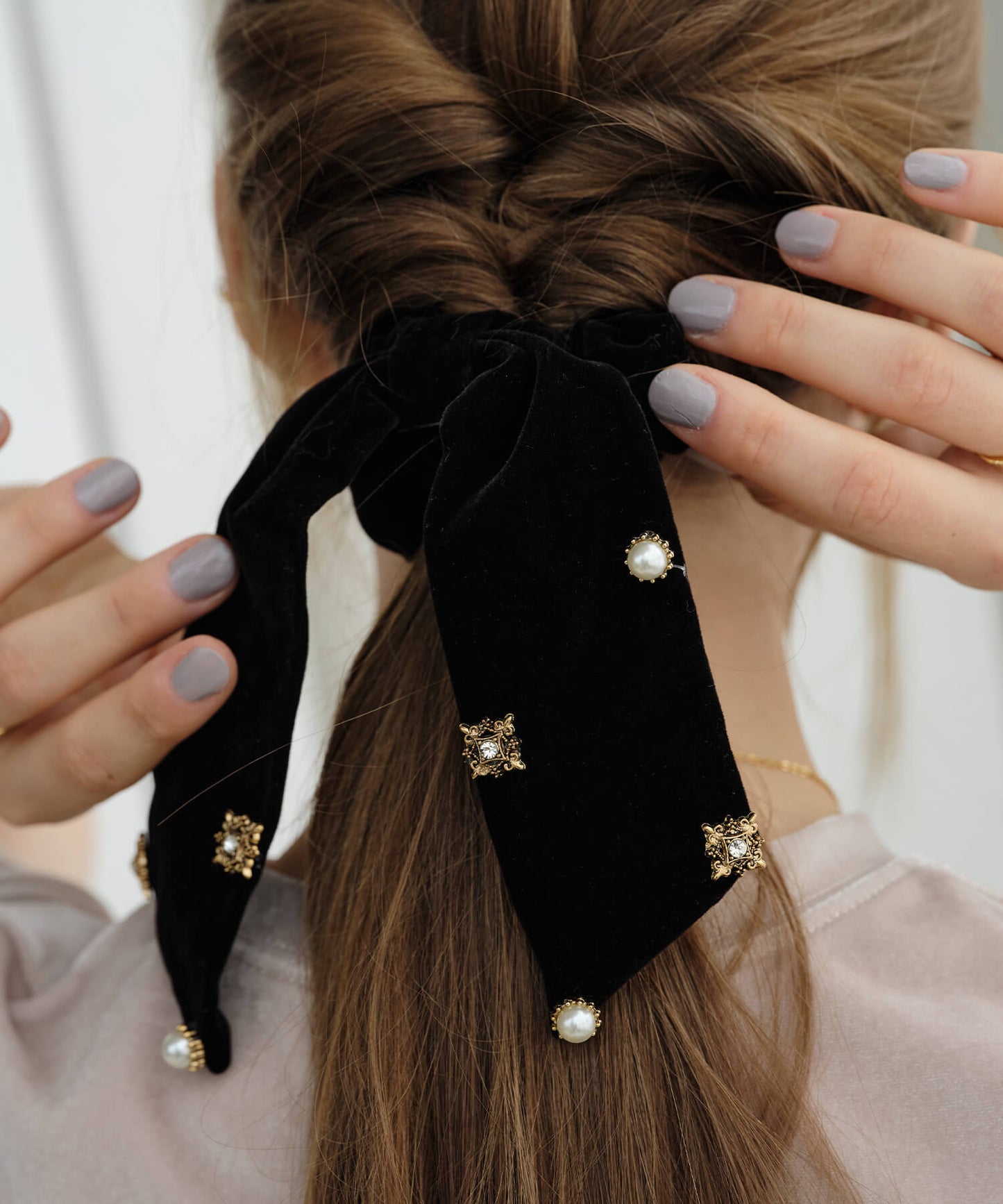 【ANOH】ビジューベロアリボンシュシュ