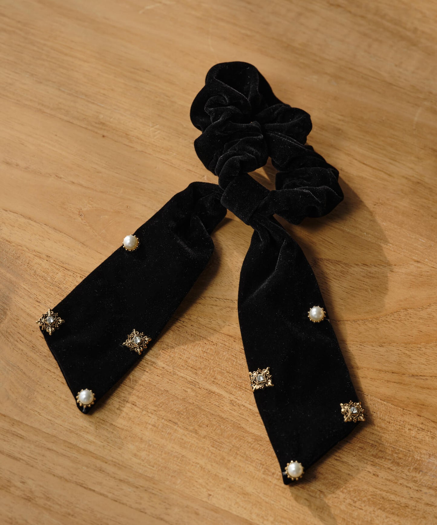 【ANOH】ビジューベロアリボンシュシュ