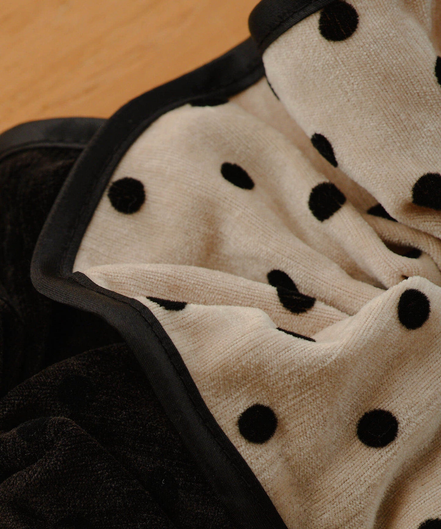 【ANOH】ドットベロアタッチシュシュ