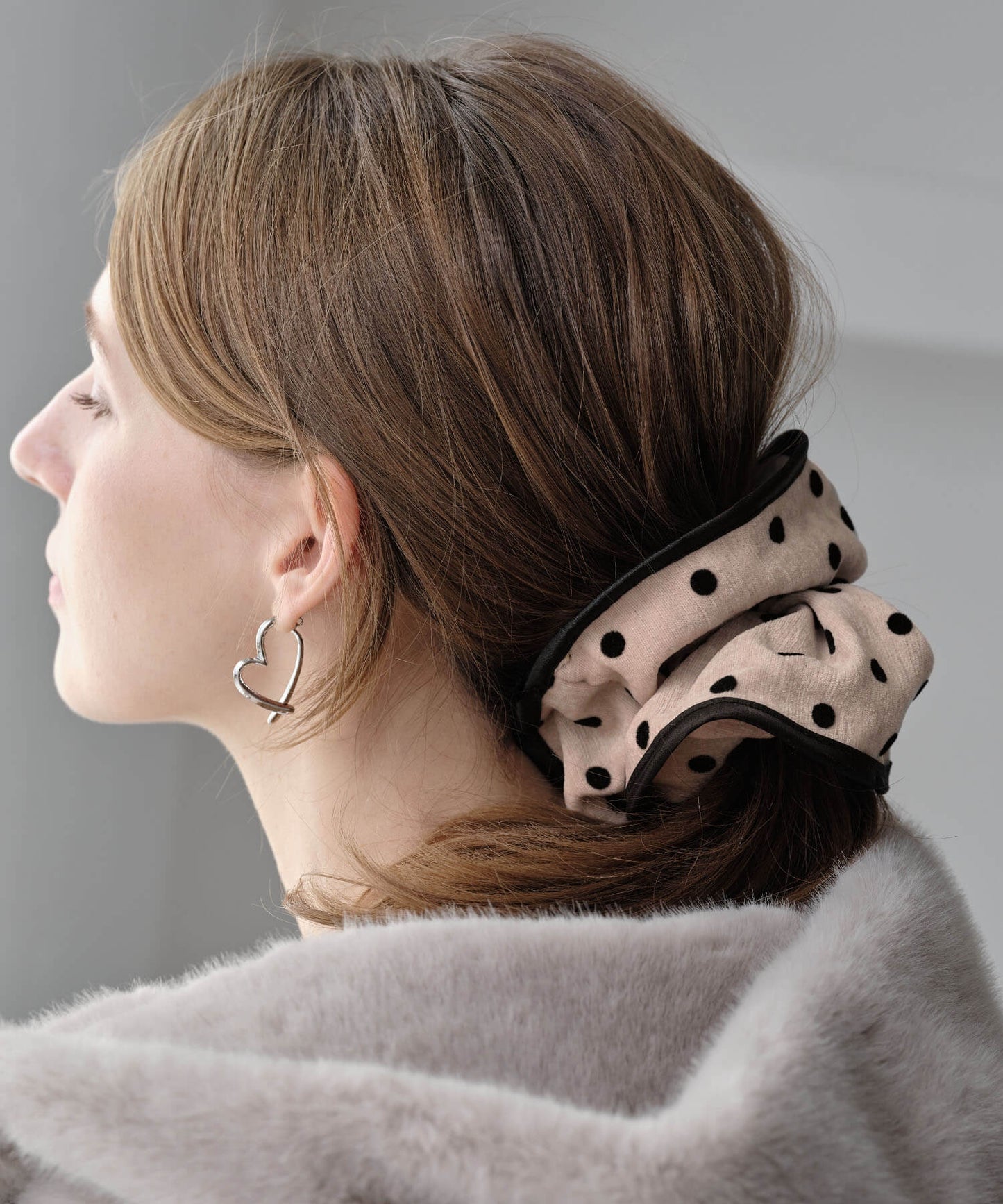 【ANOH】ドットベロアタッチシュシュ