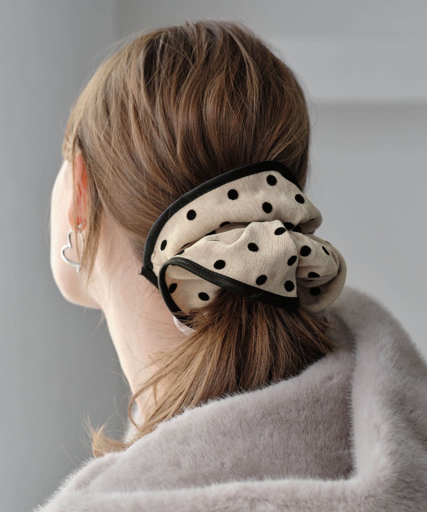 【ANOH】ドットベロアタッチシュシュ