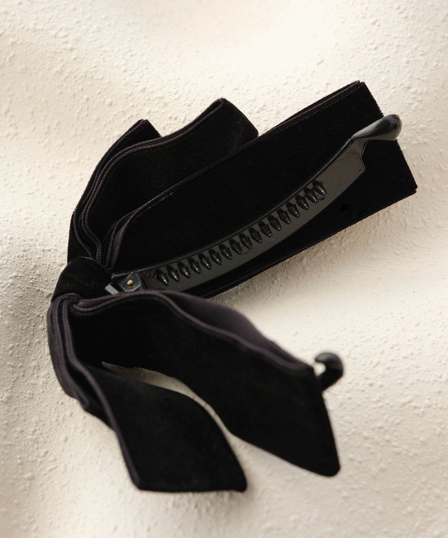 【ANOH】ベロアリボンバナナクリップ