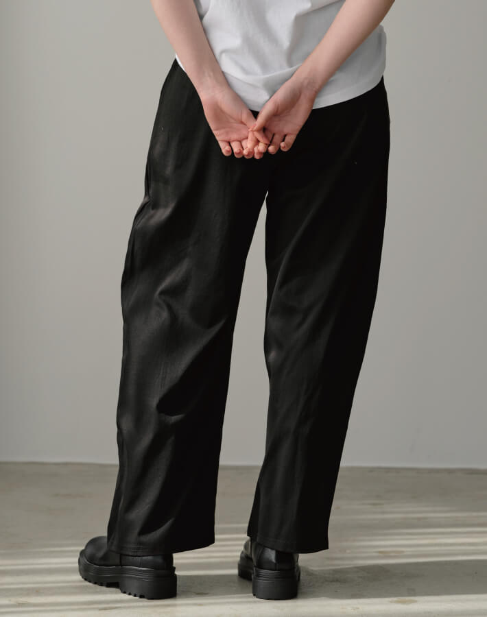 カーブシルエットパンツ