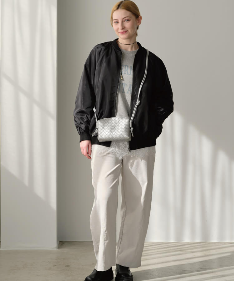 カーブシルエットパンツ